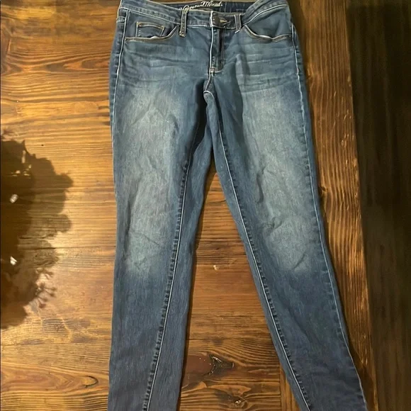 Universal Thread Women’s Jeans - Picture 1 of 3